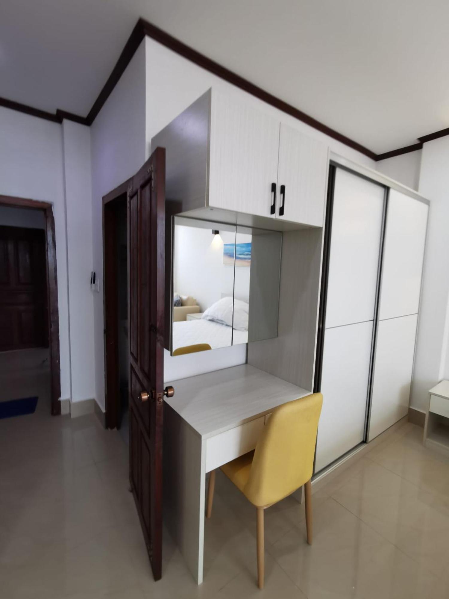 Artist Golden Loft Paris - Vientiane Homestay Duplex Triplex Buitenkant foto